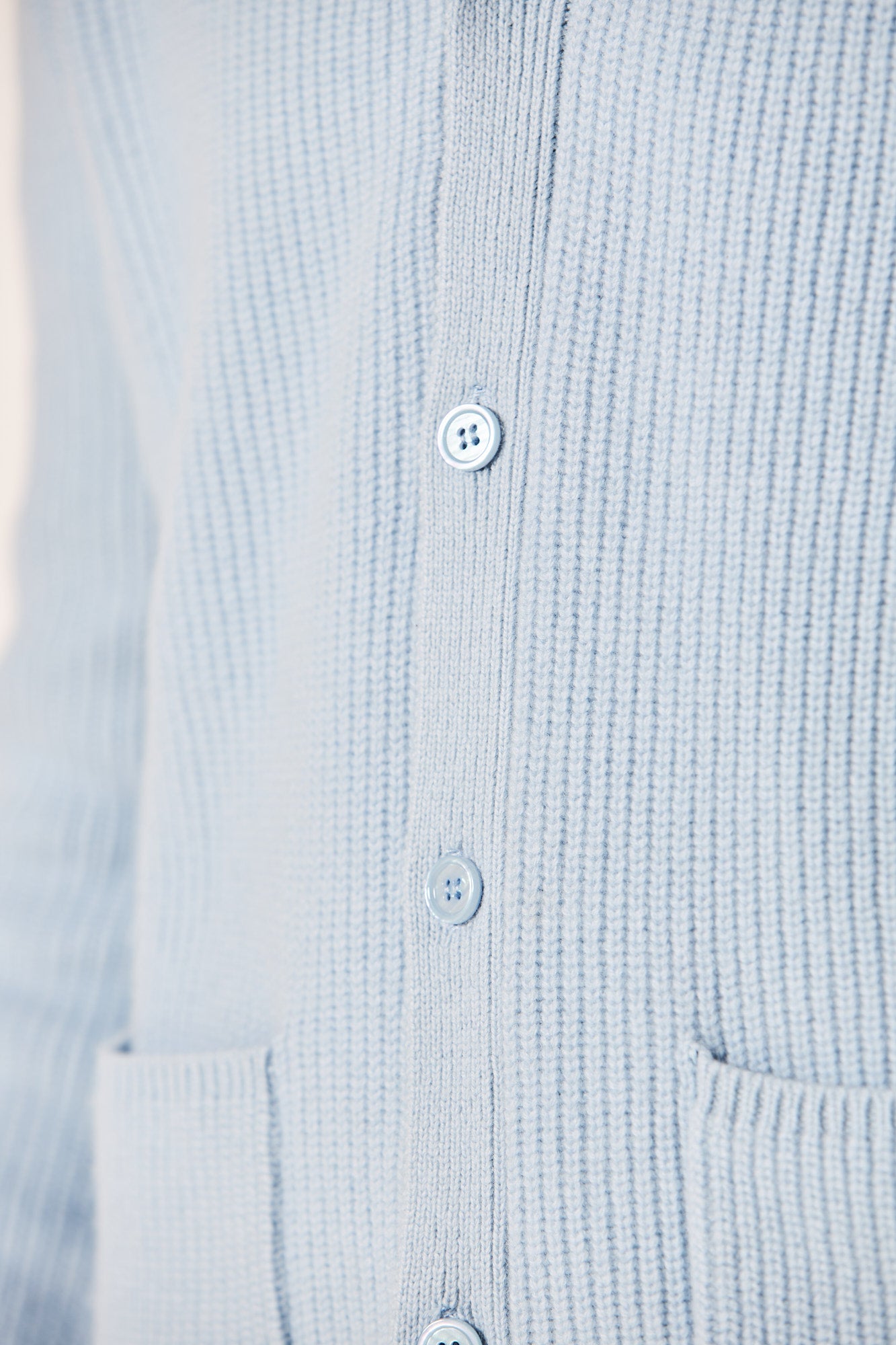 lyseblå cardigan knapper