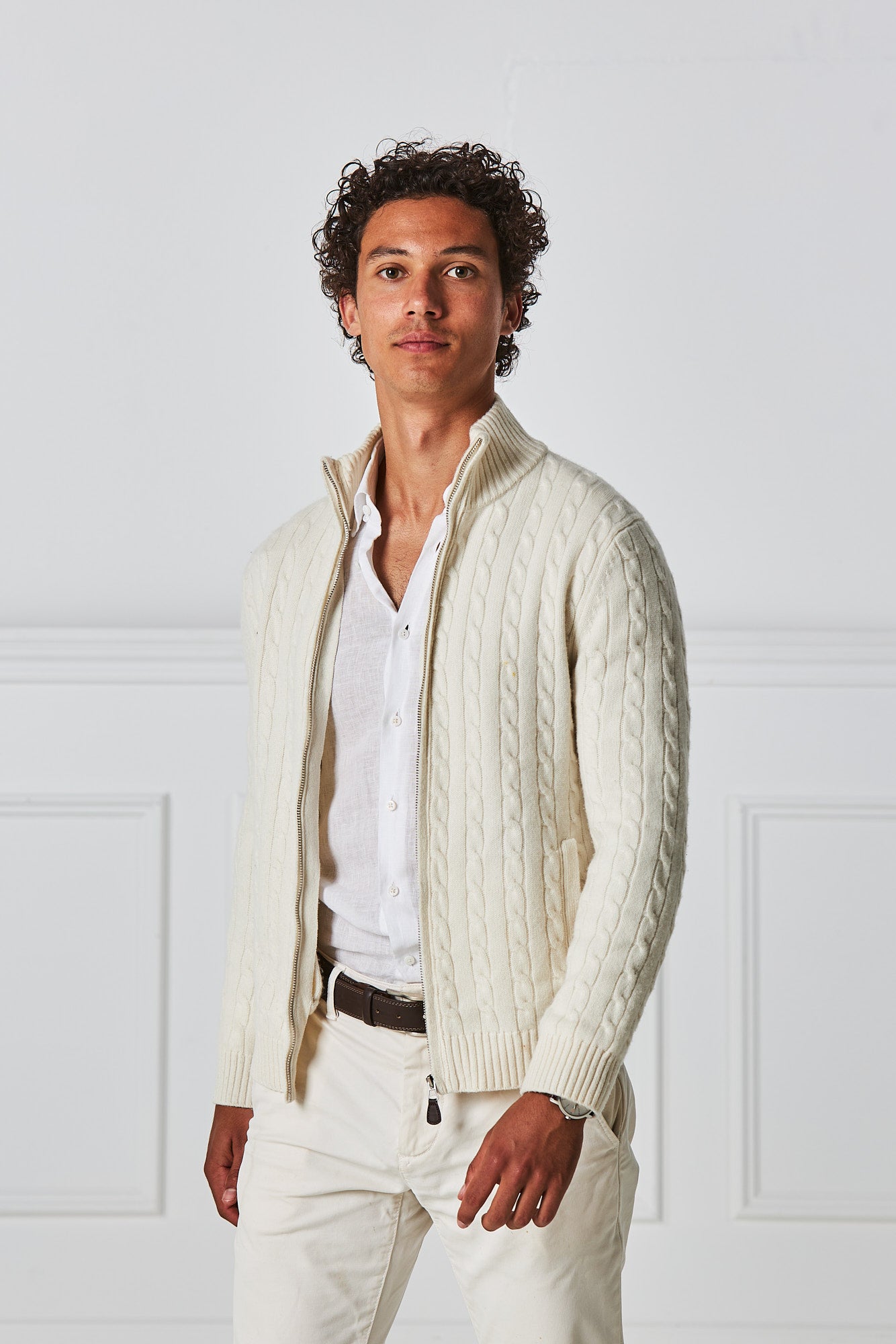 full zip hvid kabelstrik