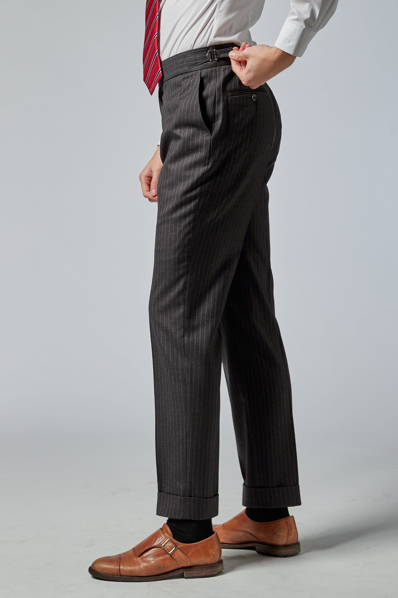 spænder i siden af jakkesætsbukser